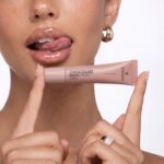 Essence Chocolate Lip Balm Веган подхранващ балсам за устни с шоколад - Image 4